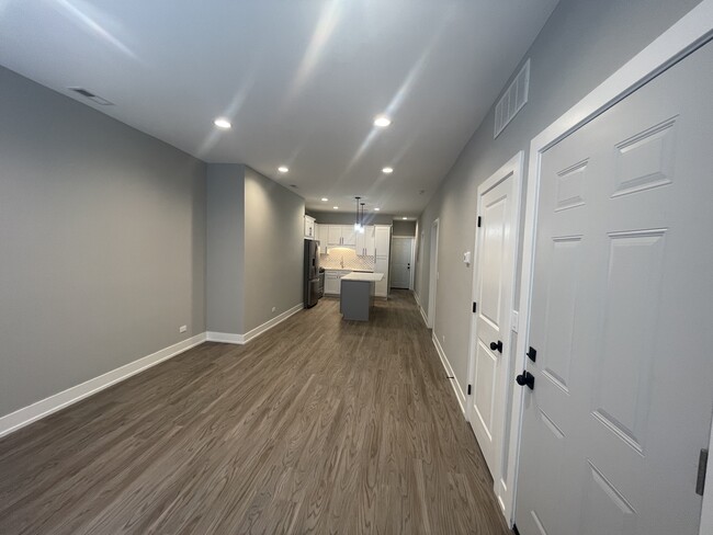 Photo - 3617 W Shakespeare Ave Unit #1A