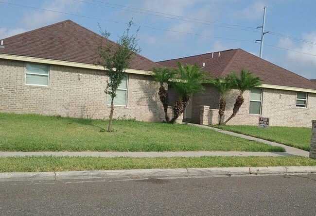 Photo - 1302 S Diplomat Dr Unit 1