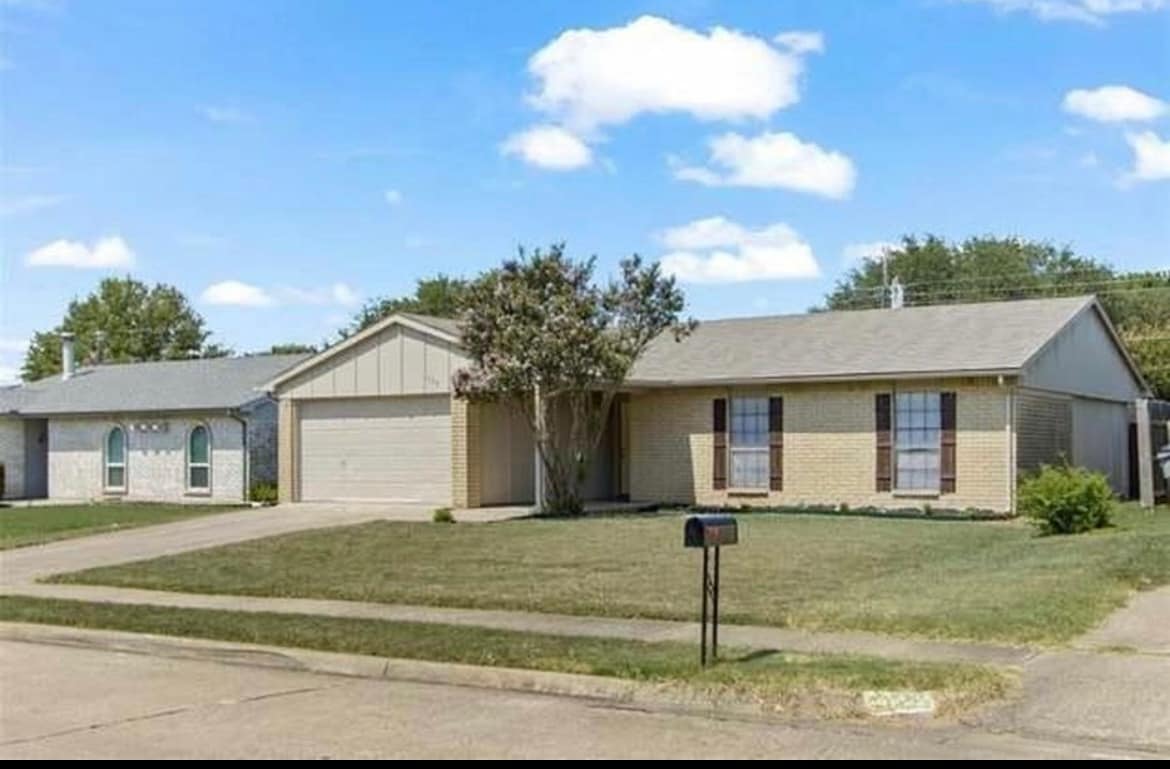 Fully remodeled home, updated less than two years ago - 537 Hanover Dr (Allen, TX)