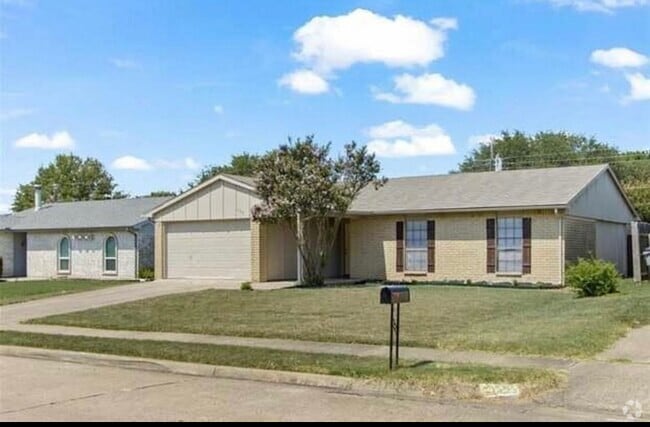 Fully remodeled home, updated less than two years ago - 537 Hanover Dr Rental