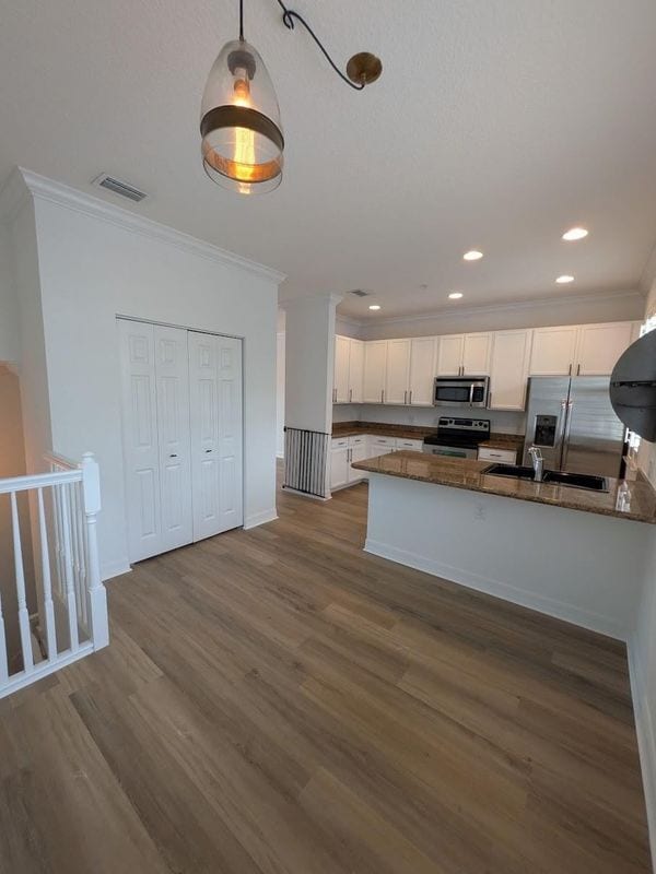 Building Photo - 341 Oak Aly