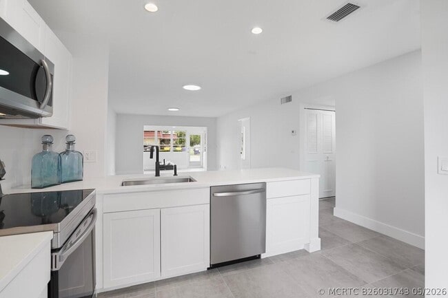 Building Photo - 737 Nantucket Cir Unit B