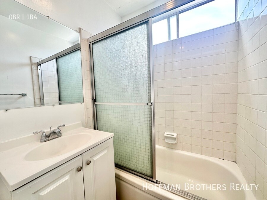 Photo - 14024 Oxnard St Unidad 21A