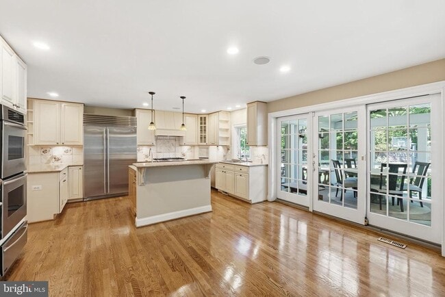 Photo - 9904 Hall Rd