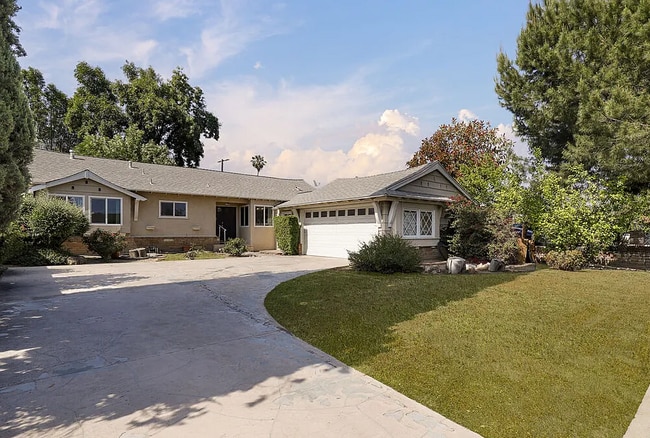 Photo - 16057 Knapp St