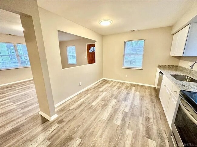 Photo - 309 Bridge St