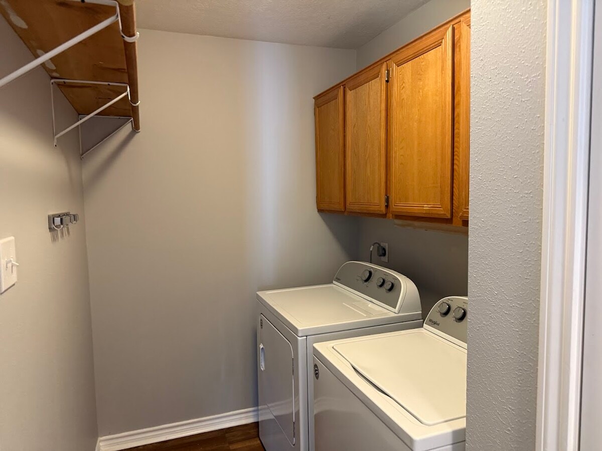 Photo - 1802 Sara Dr