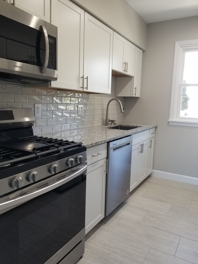 Building Photo - 363 Highland St Unit 365 Highland