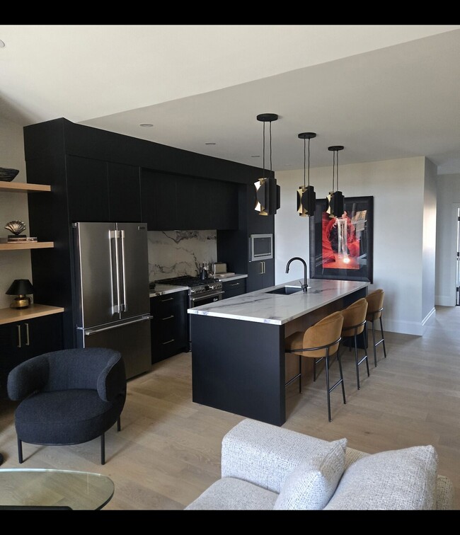 Photo - 1924-126A 26a St SW