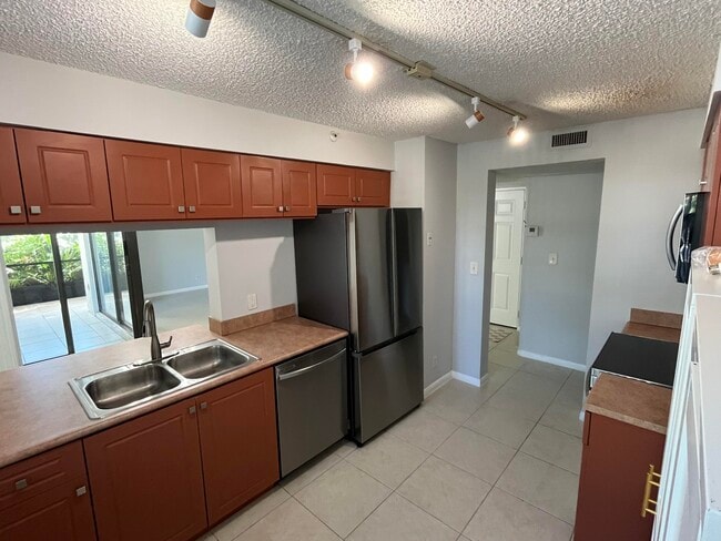 Photo - 1915 Lavers Cir Unit Lavers