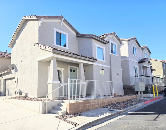 Northwest Sky Canyon Area. - Northwest Sky Canyon Area. House