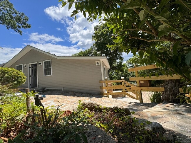 Photo - 22 Hemlock Trail