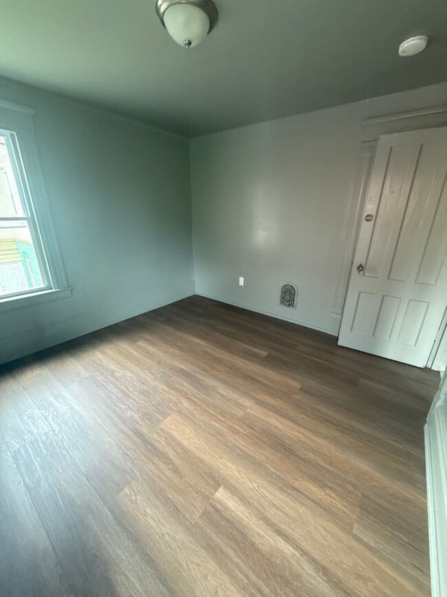 211 Ash St Unit 2