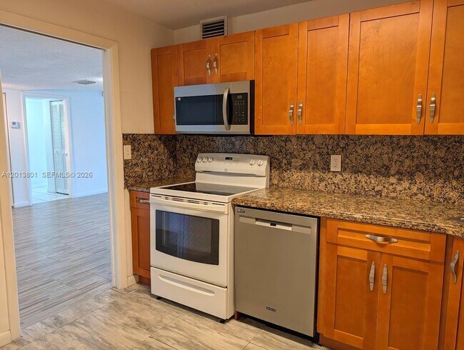 Photo - 210 Seaview Dr Unit 405