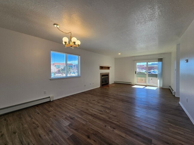 Photo - 1300 Iris St