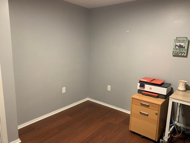 Building Photo - 21800 Middlebelt Rental