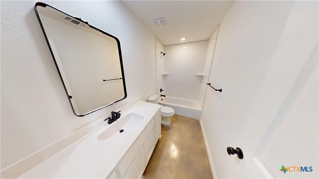 Photo - 905 Smoke Tree Ln