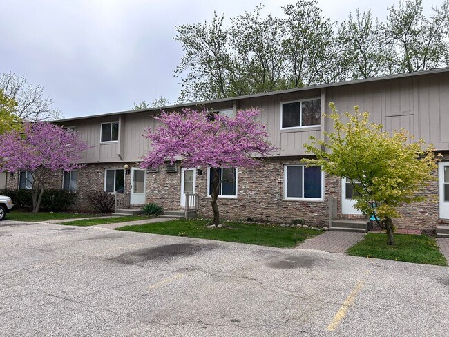 Photo - Gratiot Center Apartments