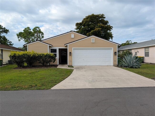 Photo - 517 Bearded Oaks Cir