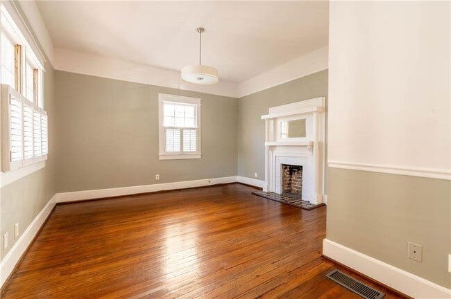 Photo - 311 Josephine St NE
