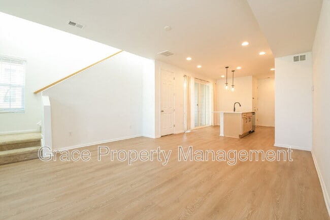 Photo - 9681 Truckee St