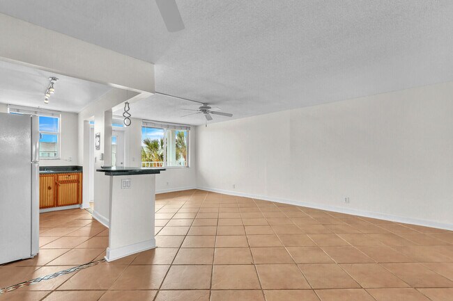 Photo - 104 Paradise Harbour Blvd Unidad 311