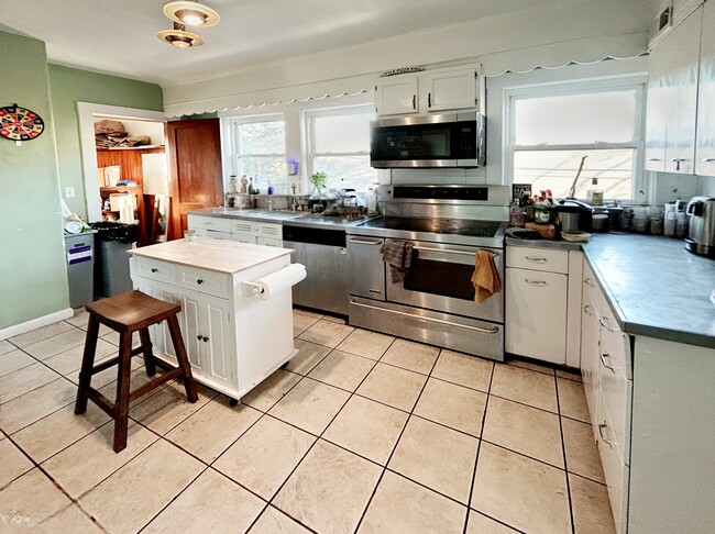 Building Photo - 235 Commonwealth Ave