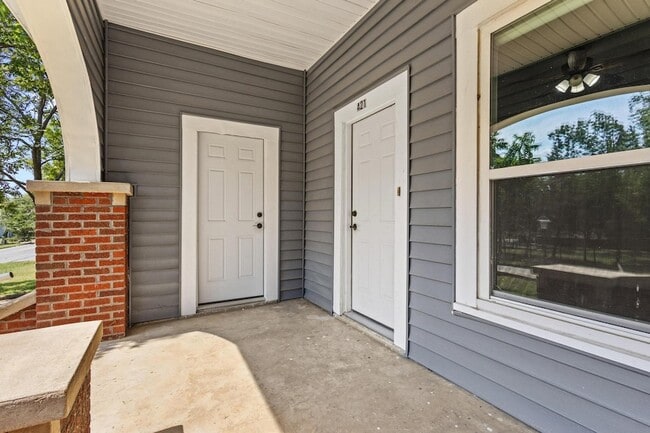 Photo - 421 W Morton St