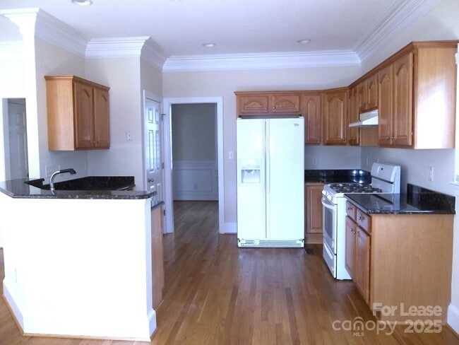 Photo - 1830 Hall Ave