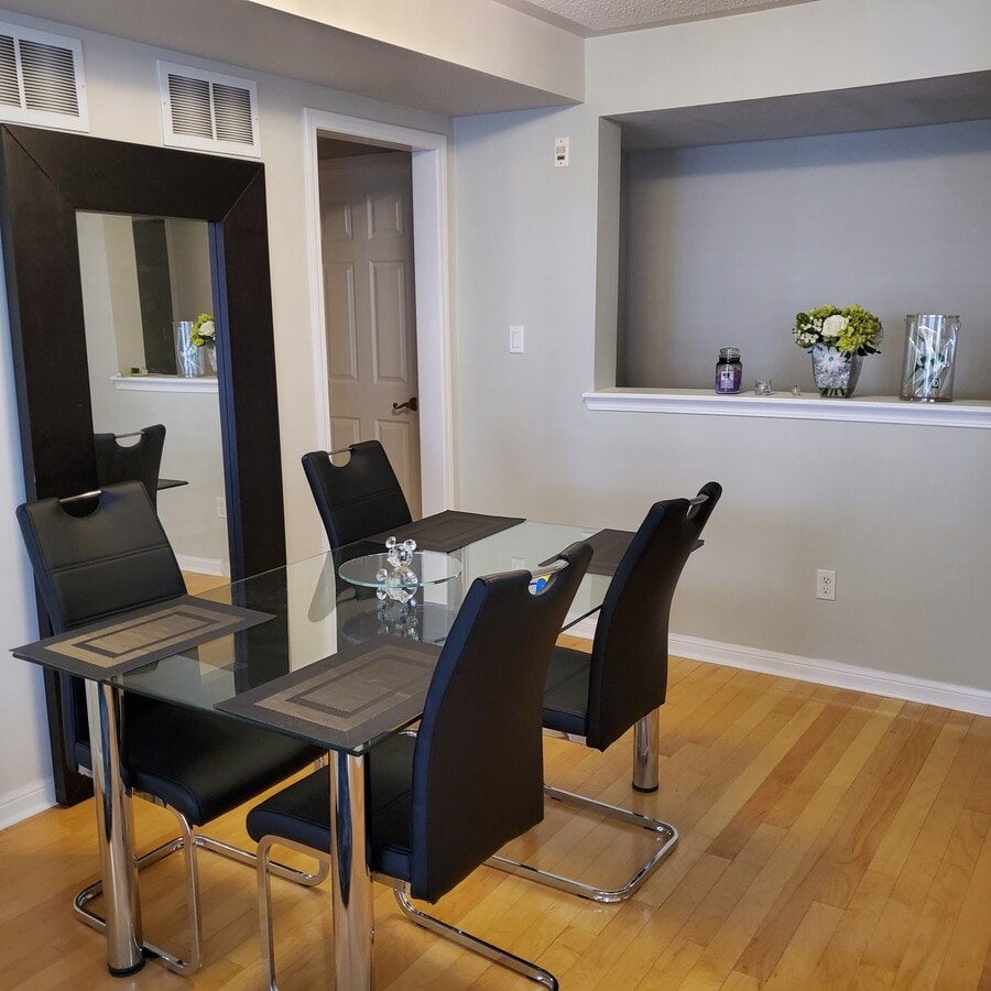 Photo - 784 Neighbourhood Cir