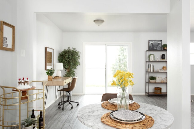 Photo - Highland Park Village