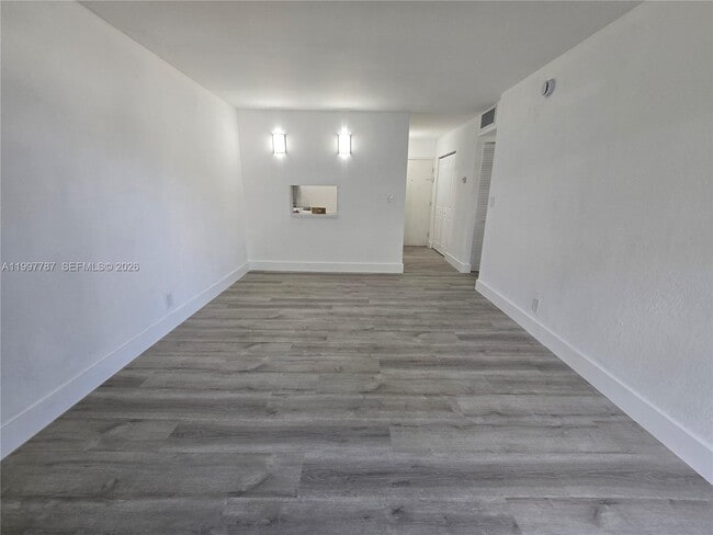 Photo - 4550 NW 9th St Unit 304E