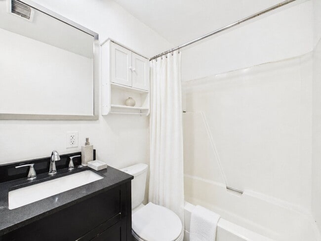 1534 Mt Vernon St Unit 2R