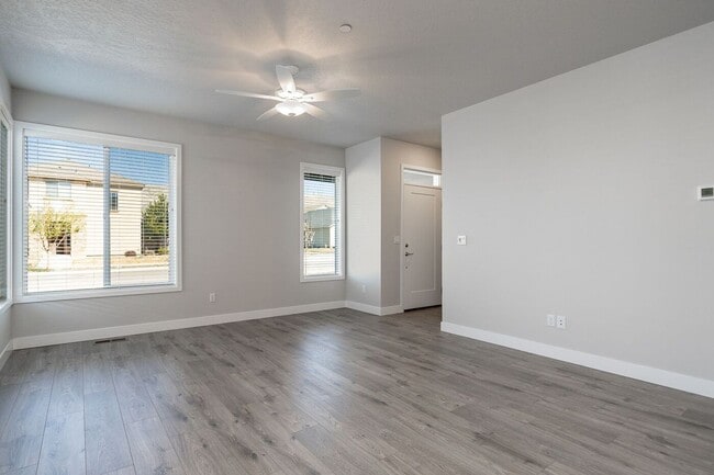 Photo - 4565/4567 Barbera St* Unit 4567 Barbera St