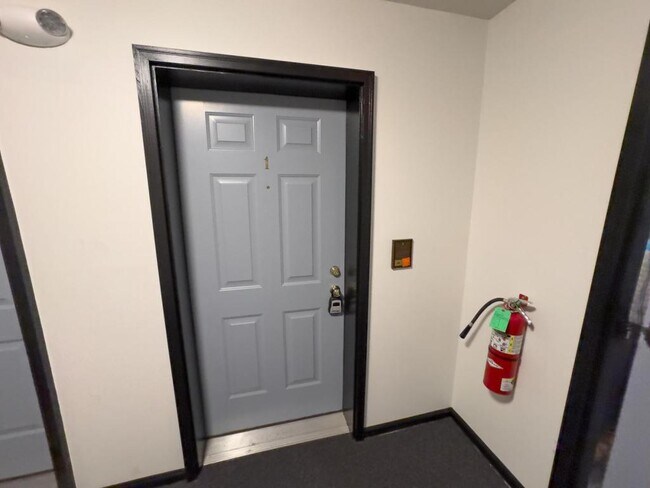 Photo - 4549 1/2 Hedgerow Dr