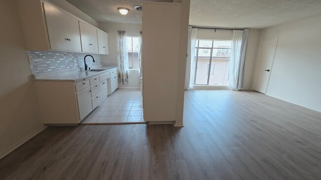 Building Photo - 526 S St Andrews Pl Unit 17 Rental