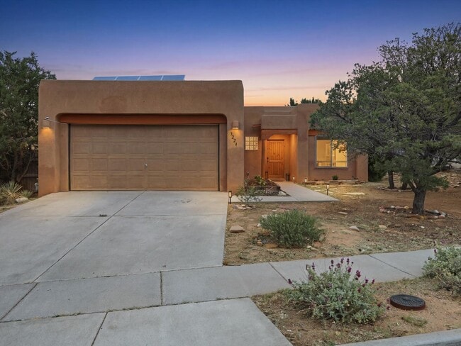 Building Photo - 3224 Nizhoni Dr