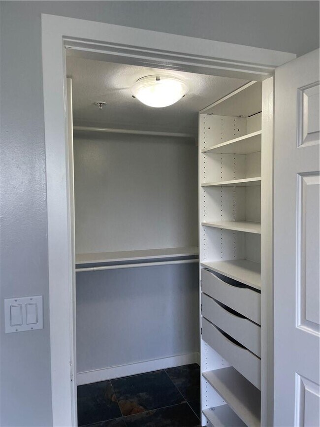 Photo - 2640 S University Dr Unidad 319