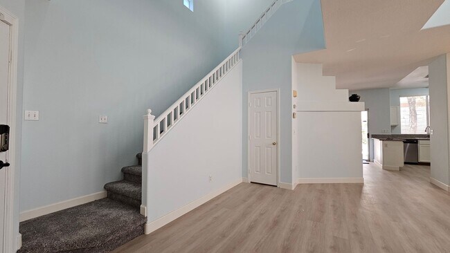 Photo - 4 BEDROOM NEAR SOUTH POINT CASINO!!!