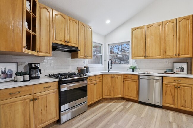 Photo - 1357 Lake Sherwood Dr