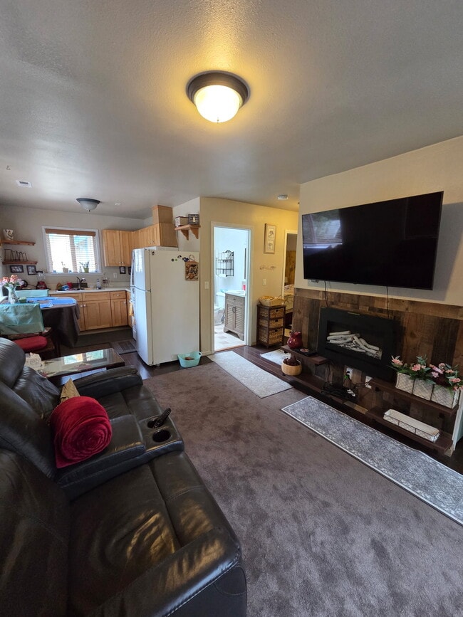 Photo - 1394 Hunsicker Rd