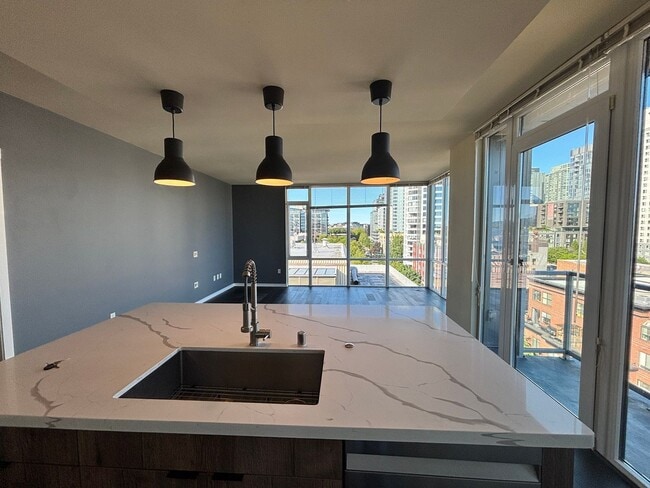 Photo - Views Galore, TOP FLOOR PENTHOUSE!!!
