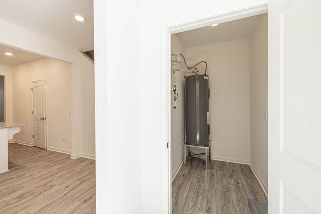 Photo - BEAUTIFUL 2 Bedroom Townhome in Mooresville AVAILABLE NOW