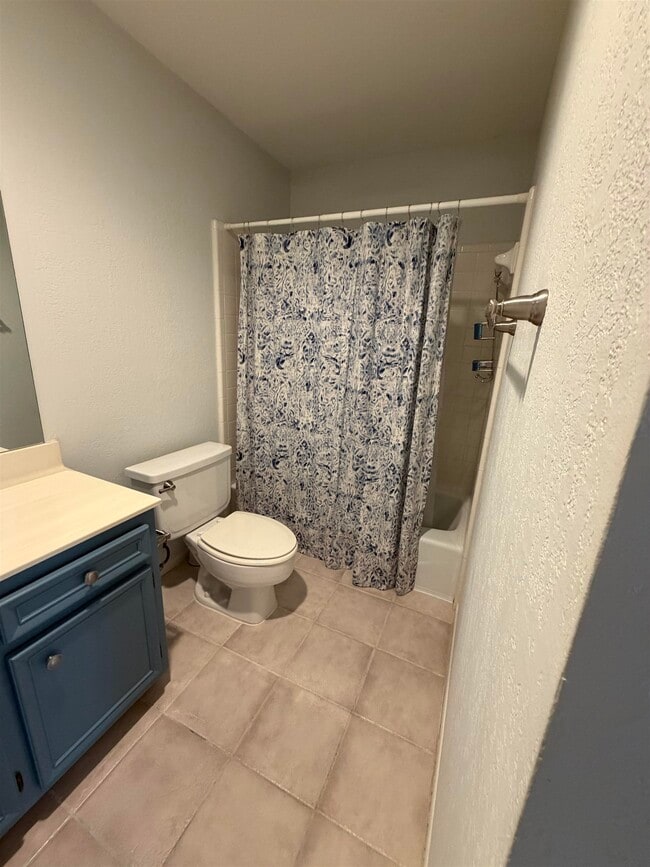 Photo - 307 Crestview