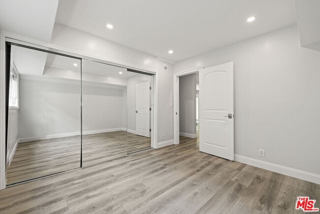 Photo - 423 S Rexford Dr Unit 106