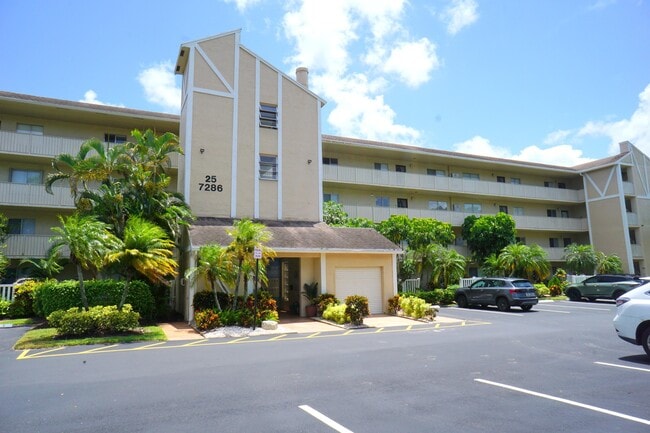 Building Photo - 7286 Huntington Ln Unit 306
