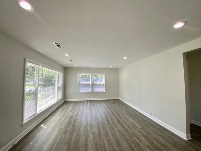 340 Sanders Rd