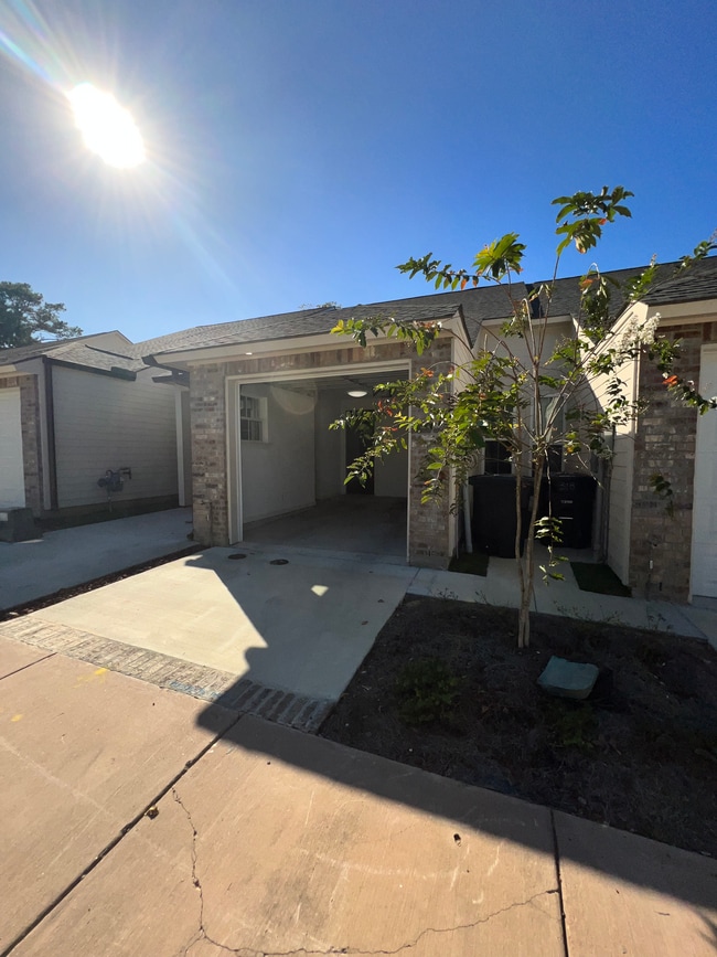 Photo - 324 Saint Thomas Ln