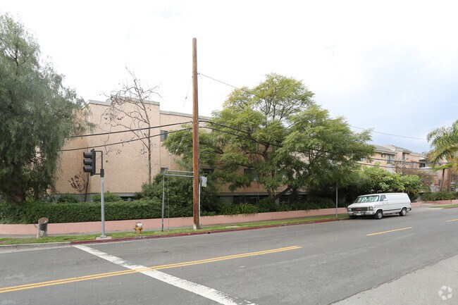 3223 Bagley Ave.