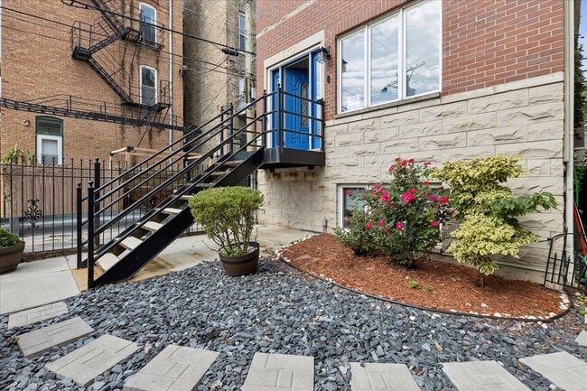 Photo - 712 N Throop St